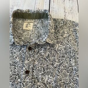 ‼️4/$15‼️ O’Neill Surf Brand Men's Black and White Patterned Shirt. Size M